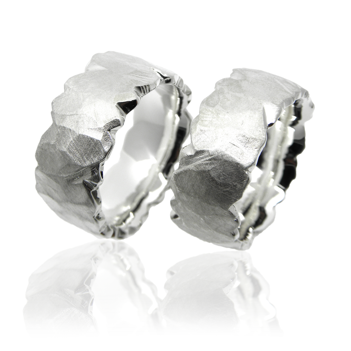 Trauringe, Partnerringe, Palladium, Hohzeitsschmuck, schwule hochzeit, gleichgeschlechtliche Paare, Goldschmied, Herrenschmuck, Gayschmuck, Partnerringe, Gay, Schwul, Queer, Juwelier, Sahak, Weite Gasse, Zürich, Pink Jewellery, schwul, lesbisch, homosexuell, goldschmiede, sahak, zürich, winterthur, modern, struktur, stein, Wedding rings, partner rings, palladium, wedding jewelry, gay wedding, same sex couples, goldsmith, men's jewelry, gay jewelry, partner rings, gay, gay, queer, jeweler, sahak, wide lane, zurich, pink jewelery, gay, lesbian, gay, goldschmiede, sahak, zurich, winterthur, modern, structure, rocks, gay love, queer love, queer marriage, design, swissmade