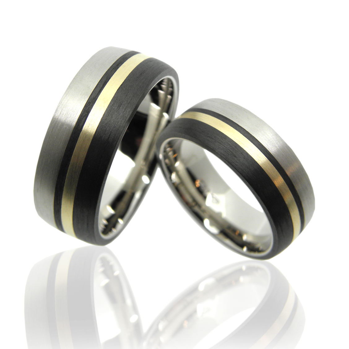 Bicolor, Trauringe, Partnerringe, Gelbgold, Carbon, Weissgold, Schmuck, Goldschmied, Herrenschmuck, Gayschmuck, Partnerringe, Gay, Schwul, Queer, Juwelier, Sahak, Pink Jewellery, Queer, hochzeit, schwule hochzeit, lesbisch, ehe für alle, gleichgeschlechtliche paare, schwule liebe, carbonschmuck, carbonringe, Weite Gasse, Zürich Bicolor, wedding rings, partner rings, yellow gold, carbon, white gold, jewelry, goldsmith, men's jewelry, gay jewelry, partner rings, gay, gay, queer, jeweler, sahak, pink jewelery, queer, wedding, gay wedding, lesbian, marriage for all, same sex couples , gay love, carbon jewelry, carbon rings, wide lane, Zurich, swissmade, jewellery, jewelry