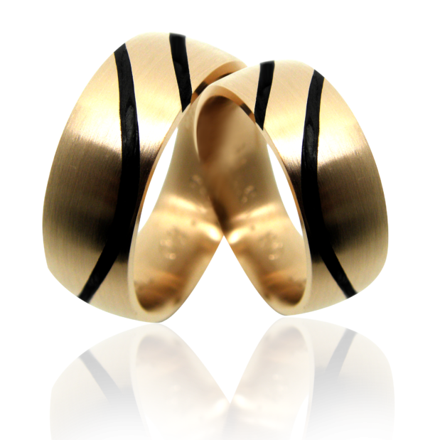 Partnerringe, Freundschaftsringe, Trauringe, Hochzeitsringe, Eheringe, Rotgold, Gold, Carbon, Carbonschmuck, carbonringe, goldringe, heiraten, schwul, lesbisch, ehe für alle, gleichgeschlechtliche paare, Linie, Anfertigung, Goldschmiede, Sahak, Weite Gasse, Unique, Pink, Jewellery, zürich, modern, Partner rings, Friendship rings, Wedding rings, Wedding rings, Wedding rings, Rose gold, Gold, Carbon, Carbon jewelry, carbon rings, gold rings, marry, gay, lesbian, marriage for all, same sex couples, Line, Making, Goldsmith, Sahak, Wide lane, Unique, Pink, Jewelery, Zurich, swissmade, jewellery, jewelry