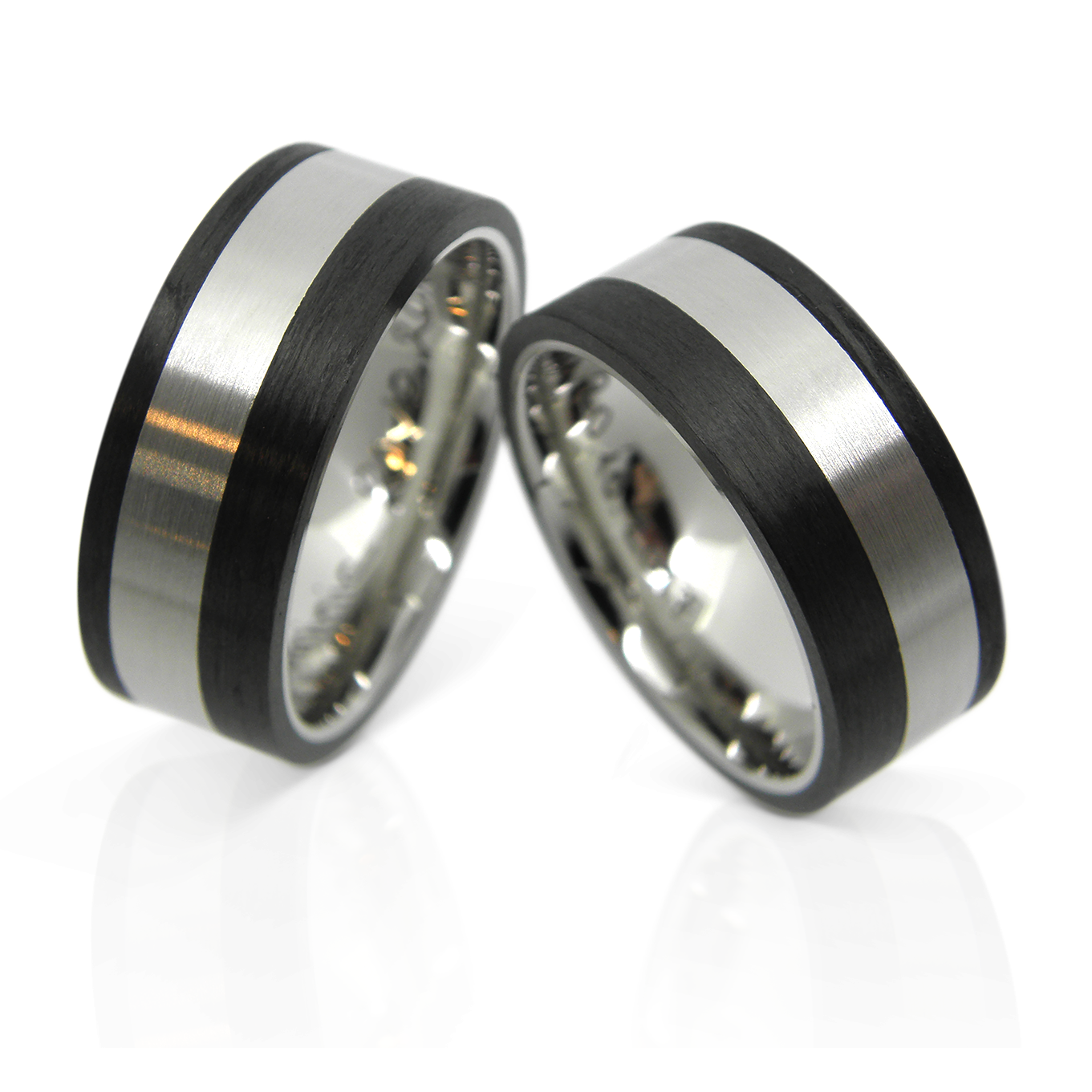 Carbonringe, Carbon, Weissgold, goldringe, lasergravur, modern, individuell, sportlich, gleichgeschlechtliche Paare, Lesben, lesbisch, ehe für alle, schwule hochzeit, hochzeit, hochzeitsschmuck, hochzeitsringe, Schmuck, Goldschmied, Herrenschmuck, Gayschmuck, Partnerringe, Schwul, Juwelier, goldschmiede, anfertigung, zürich, Carbon rings, carbon, white gold, gold rings, laser engraving, modern, individual, sporty, same sex couples, lesbian, lesbian, marriage for all, gay wedding, wedding, wedding jewelry, wedding rings, jewelry, goldsmith, men's jewelry, gay jewelry, partner rings, gay, jeweler , goldsmith, made, zurich, queer, marriage, queer wedding, queer love, sahak, swissmade, jewellery, jewelry