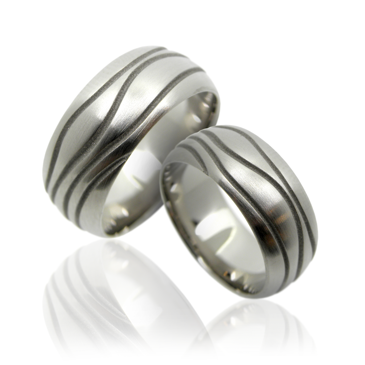 Diamanten, Trauringe, Eheringe, Partnerringe, Weissgold, Brillanten, gleichgeschlechtliche Ehe, Schwul, Gay, Lesbisch, Schmuck, Goldschmiede, Sahak, Winterthur, modern, wellen, schwul, schwule hochzeit, heiraten, ehe für alle, weissgold, atelier, Diamonds, wedding rings, wedding rings, partner rings, white gold, same sex marriage, gay, gay, lesbian, jewelry, goldsmith, sahak, winterthur, modern, waves, gay, gay wedding, marry, marriage for all, white gold, jewellery, manufacture, queer love, gaylove, queer jewelry, design, pink, unique, swissmade, jewelry