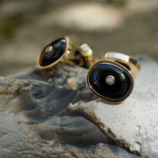 herrenschmuck, männerschmuck, manschettenknöpfe, accessoire, goldschmiede, anfertigung, schmuck, goldschmuck, gelbgold, onyx, edelsteine, diamantschmuck, anfertigung, brillanten, design, zürich, men's jewelery, men's jewelery, cufflinks, accessories, goldsmith's, making, jewelery, gold jewelery, yellow gold, onyx, gemstones, diamond jewelery, making, brilliants, design, zurich, winterthur, sahak, faktor s, swissmade, jewelry, jewellery