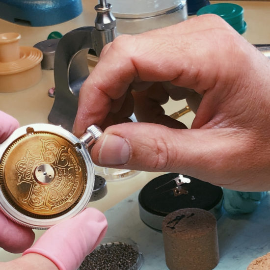 uhrmacher, uhrenrevision, uhrenreparatur, watchmaker, clock, watch, damenuhr, herrenuhr, aerowatch, saignelegier, zuerich, zürich, winterthur, jura, revision, urhenmarke, herrenuhr, damenuhr, taschenuhr