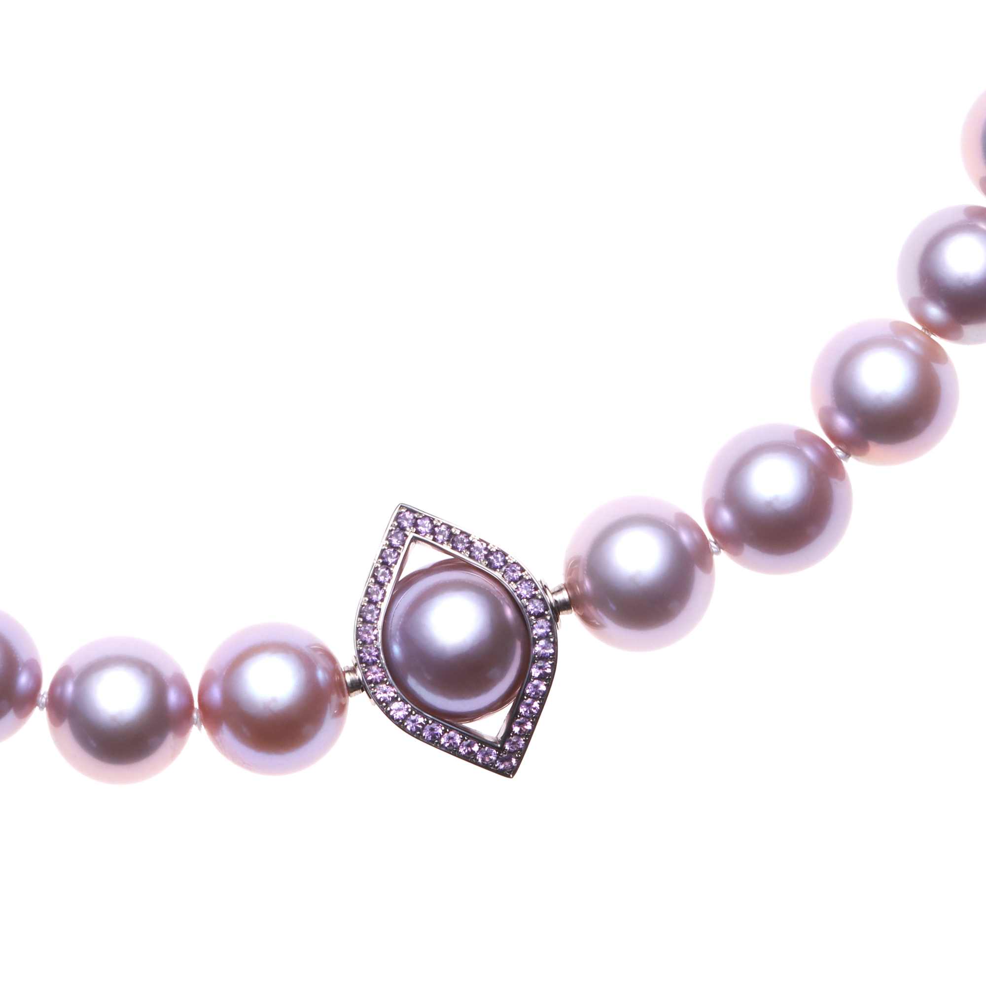 collier, halsschmuck, halskette, perlenkette, perlenschmuck, perlen, granat, royal purple, garnet, pearls, zuchtperle, süsswasser, damenschmuck, wechselschliesse, weissgold, goldschmiede, juwelier, sahak, jewellery, limmatquai, zürich, zurich