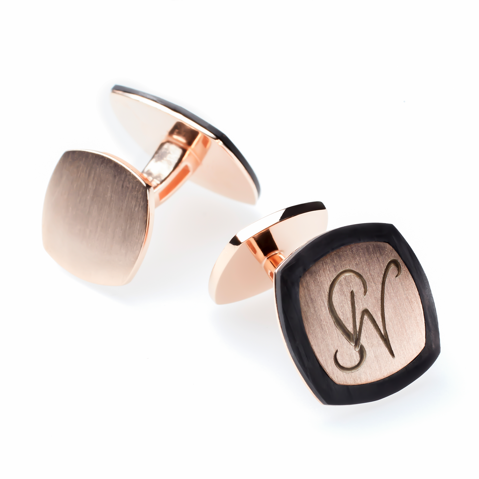 manschettenknopf, herrenschmuck, cufflinks, accessoire, männerschmuck, monogramm, handgravur, graviert, initialen, rotgold, goldschmuck, carbon, carbonschmuck, antik, schmuckdesign, anfertigung, individuell, goldschmiede, juwelier, sahak, jewellery, zurich