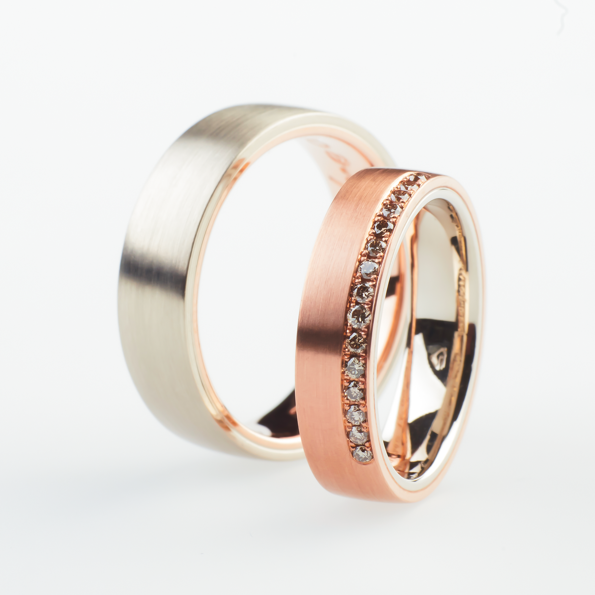 Trauringe, Eheringe, Alliance, Partnerringe, Memoire, Weissgold, Rotgold, Brillanten, Anfertigung, Goldschmied, Trauringschmiede, Trauringlounge, Zürich, wedding band, wedding ring, wedding, bicolour, alliance ring, diamond ring, briliant cut, fancy brown, wedding jewelry, goldsmith, sahak, zurich, swissmade, jewellery, jewelry