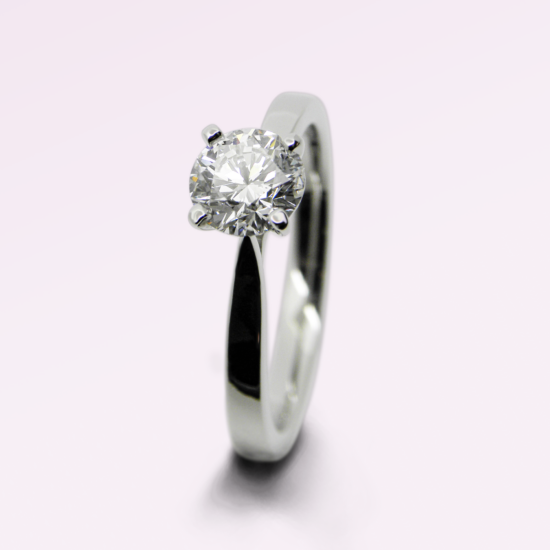 verlobungsring, solitär, solitaire, engagement ring, diamantring, tiffany, brillant, diamantschmuck, heiratsantrag, proposal, platinring, platin, diamant, platinschmuck, hochzeitsschmuck, goldschmiede, juwelier, sahak, jewellery, zürich