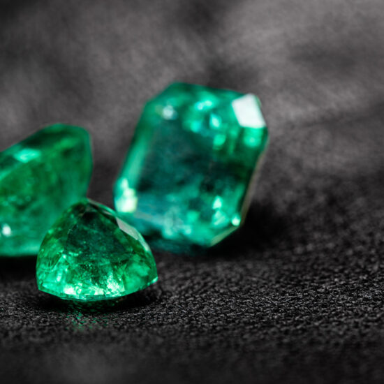 smaragd, emerald, edelstein, gem, gem stone, precious, stones, beryll, juwelen, facettiert, edelsteinschleifer, schmuckstein, juwelier, gemmologie, goldschmiede, juwelier, schmuck, design, schmuckdesign, sahak, jewelry, zürich, zurich
