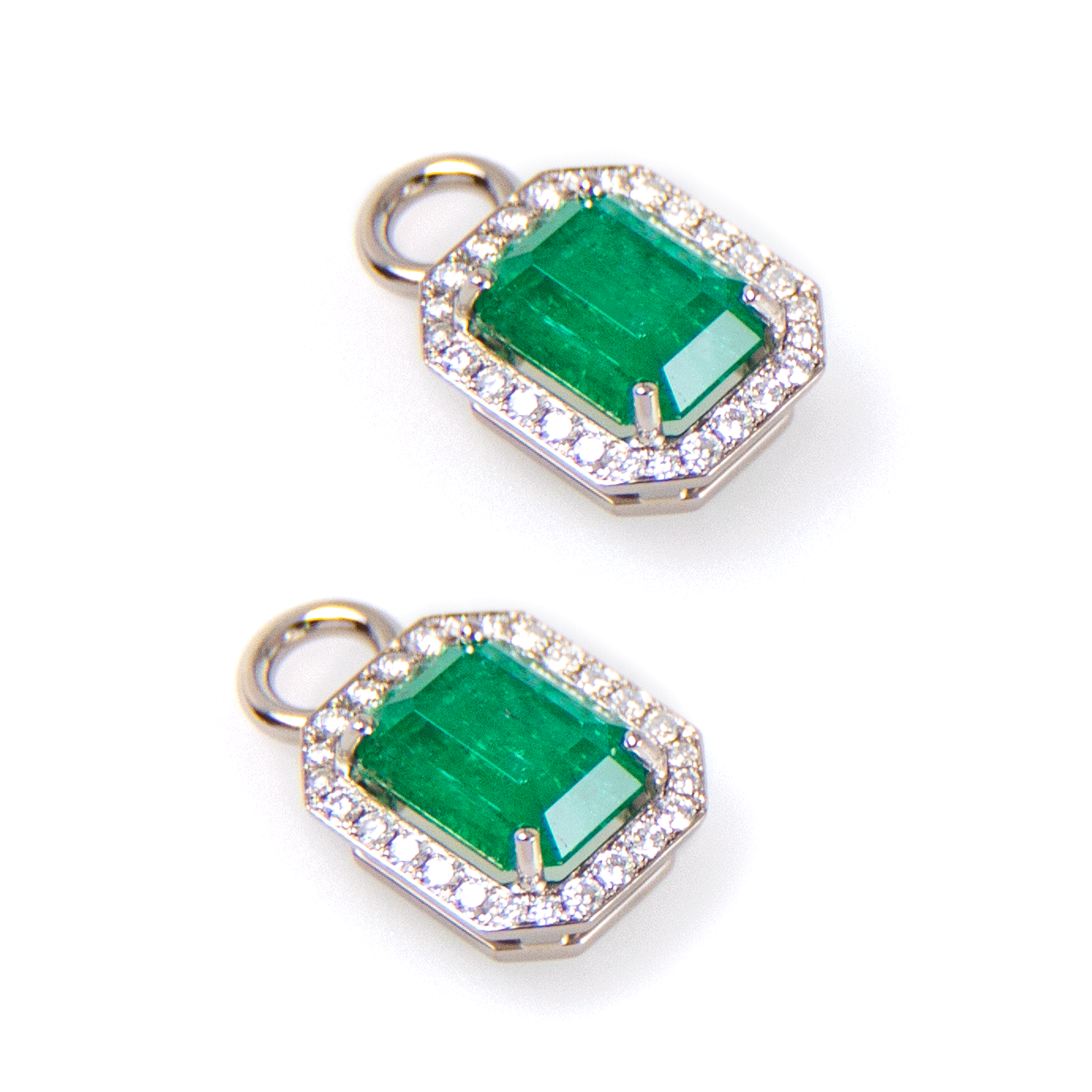 Ohrschmuck, ohrhänger, einhänger, smaragd, smaragdschmuck, emerald, emerald cut, diamanten, entourage, diamantschmuck, damenschmuck, beryll, smaragdschliff, juwelen, edelsteine, schmuckdesign, schmuck, goldschmiede, brillanten, juwelier, sahak, jewellery, zurich