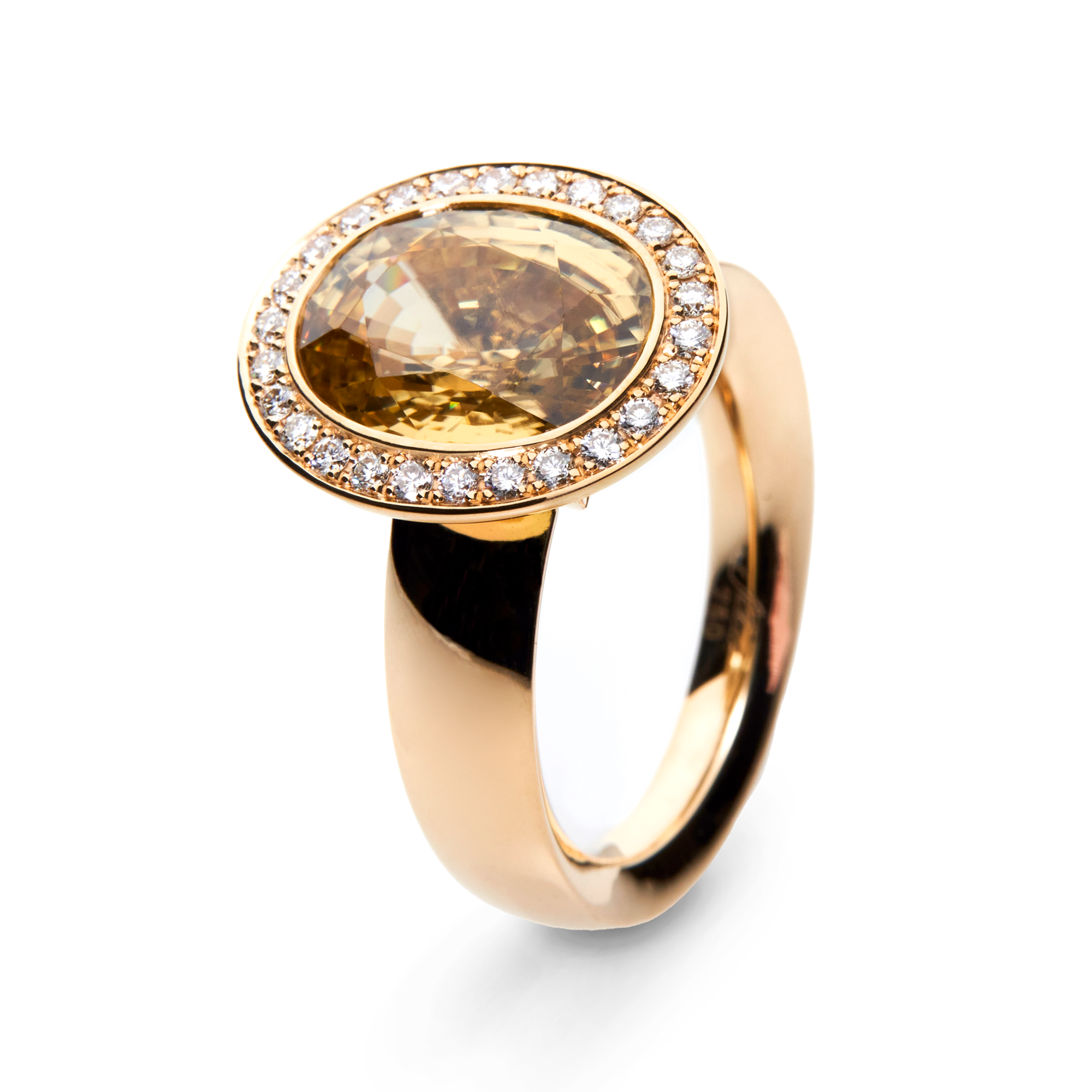 ring, damenring, entourage, zirkon, diamanten, diamantring, brillanten, schmuckring, schmuckdesign, invigo, kollektion, gelbgold, goldschmuck, damenschmuck, goldschmiede, juwelier, sahak, jewellery, zurich